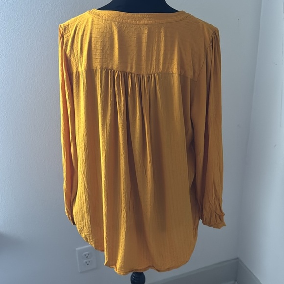 LOFT Mustard Yellow keyhole long sleeves top blouse Sz L - Picture 3 of 6